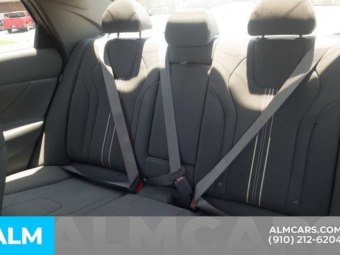 Certified 2025 Hyundai Elantra SEL FWD image 17