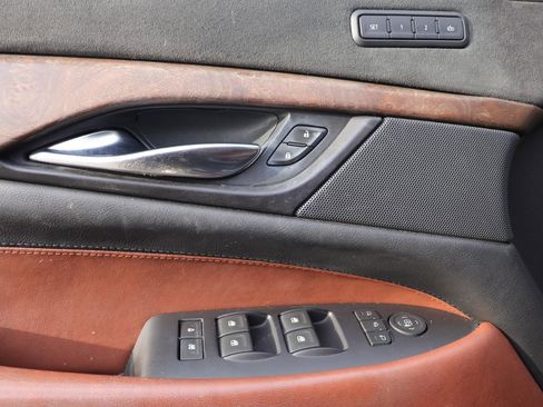 Used 2020 Cadillac Escalade Premium Luxury image 26