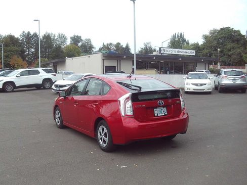 Used 2012 Toyota Prius Three w/ Solar Roof Pkg FWD image 3