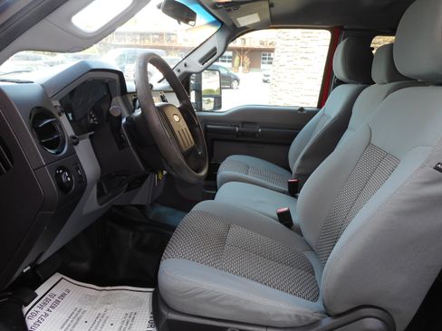 Used 2014 Ford F250 XL w/ Power Equipment Group AWD/4WD image 16