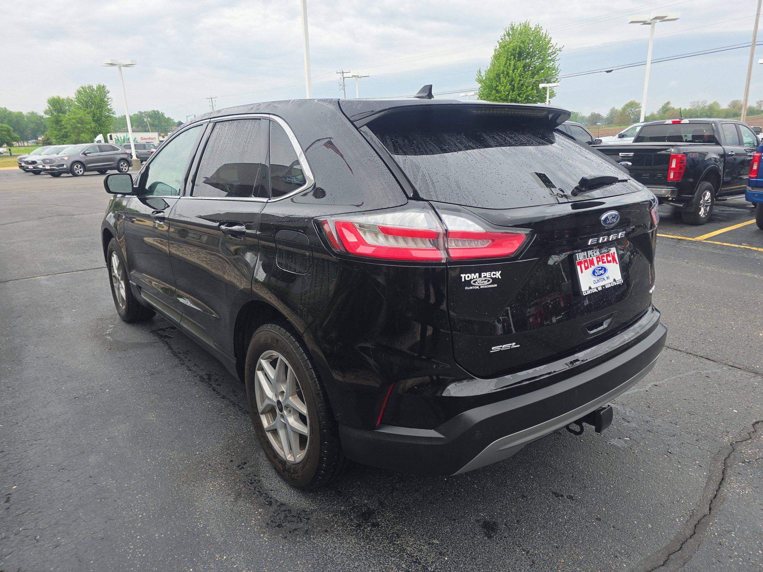 Used 2024 Ford Edge SEL w/ Convenience Package AWD/4WD image 3