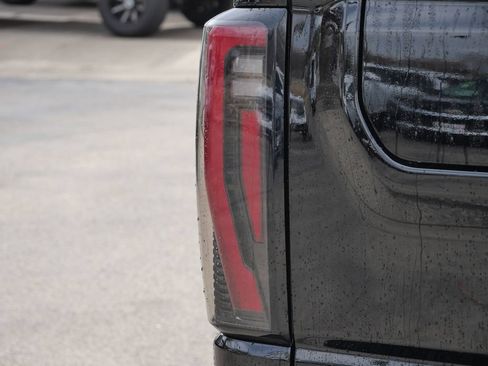 New 2026 GMC Sierra 3500 AT4 w/ AT4 Premium Plus Package AWD/4WD image 11