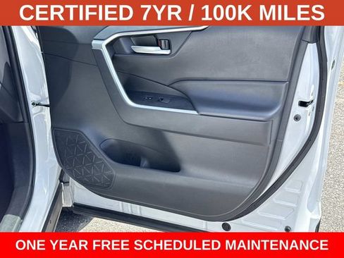 Used 2025 Toyota RAV4 XLE AWD/4WD image 8