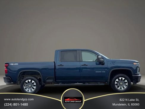 Used 2022 Chevrolet Silverado 2500 Custom w/ Custom Value Package image 6