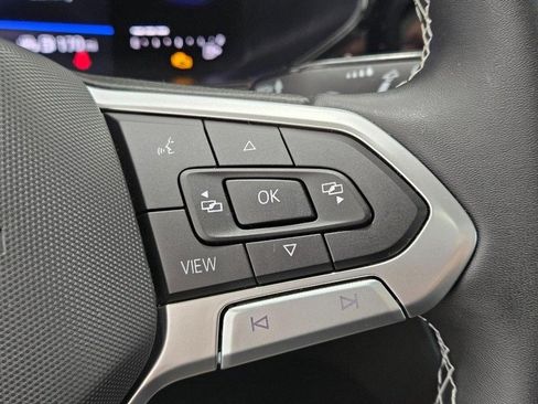 Used 2022 Volkswagen Taos SE w/ Panoramic Sunroof Package image 15