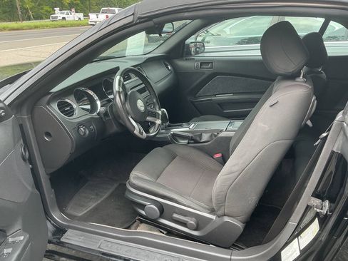 Used 2014 Ford Mustang Convertible RWD image 25