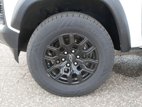 Certified 2024 Chevrolet Colorado Trail Boss w/ Technology Package AWD/4WD image 15