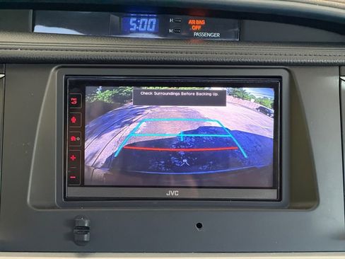 Used 2017 Toyota Highlander XLE FWD image 9