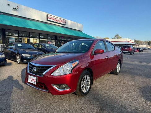 Used 2017 Nissan Versa SV w/ SV Special Edition Package image 1
