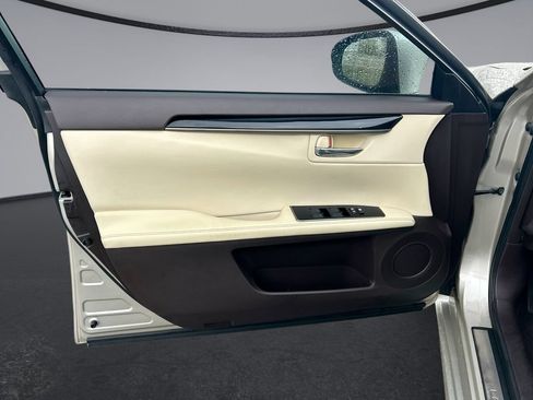 Used 2016 Lexus ES 350 w/ Accessory Package FWD image 28