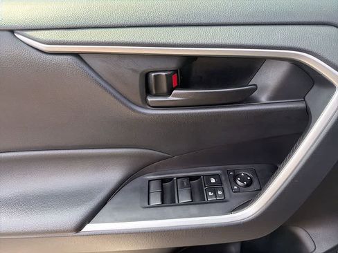 Used 2023 Toyota RAV4 LE image 15