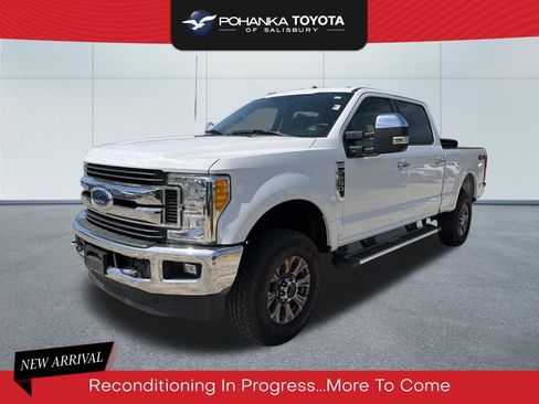 Used 2017 Ford F250 XLT w/ XLT Premium Package image 1