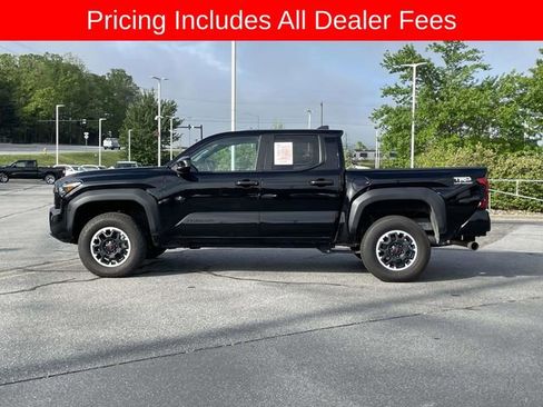 Used 2024 Toyota Tacoma TRD Off-Road AWD/4WD image 2