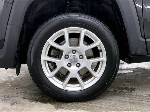 Used 2020 Jeep Renegade Latitude image 10