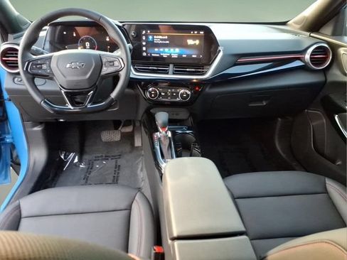 Used 2024 Chevrolet Trax RS w/ Driver Confidence Package FWD image 13