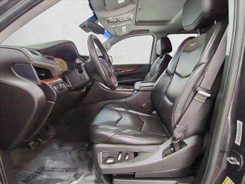 Used 2015 Cadillac Escalade Luxury RWD image 17