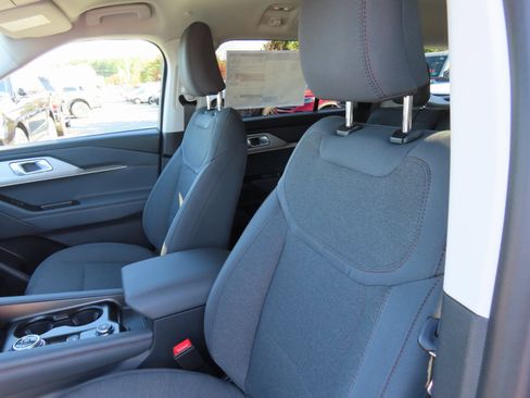 New 2026 Ford Explorer Active image 14