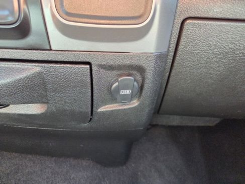 Certified 2022 RAM 1500 Classic SLT RWD image 28