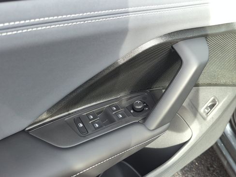 New 2026 Volkswagen Tiguan SE R-Line image 13