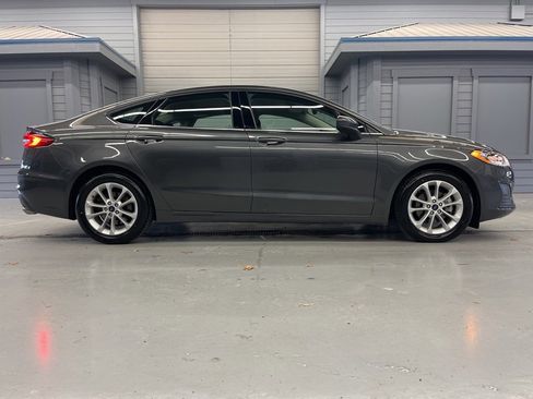 Used 2020 Ford Fusion SE image 8