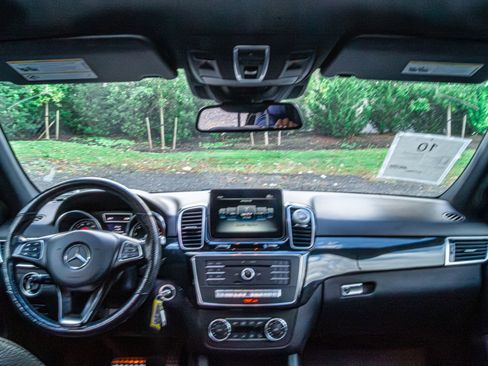 Used 2019 Mercedes-Benz GLE 400 4MATIC image 13