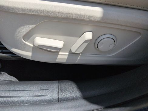 Used 2024 Kia Sorento S w/ Panoramic Sunroof Package FWD image 21