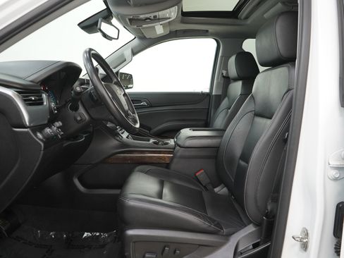 Used 2020 Chevrolet Suburban LT AWD/4WD image 28