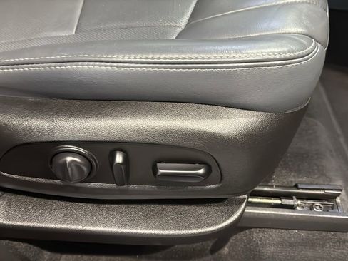 Used 2019 Buick Enclave Essence AWD/4WD image 13