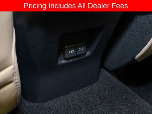 Used 2025 Toyota RAV4 XLE AWD/4WD image 7