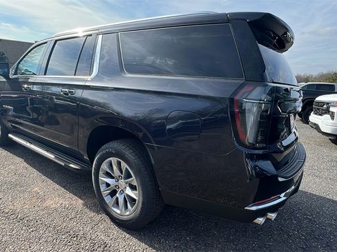 New 2026 Chevrolet Suburban Premier w/ Sun And Tow Package image 7