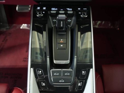 Certified 2025 Porsche 911 Carrera image 24