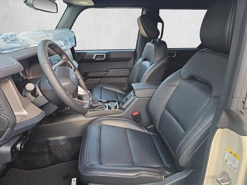 New 2025 Ford Bronco Outer Banks image 16