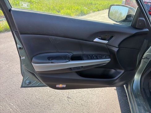 Used 2010 Honda Accord EX-L image 11