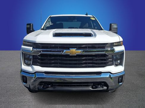 Used 2025 Chevrolet Silverado 2500 LT w/ Convenience Package AWD/4WD image 2