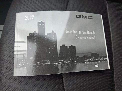 Certified 2022 GMC Terrain SLT w/ Infotainment Package II image 26