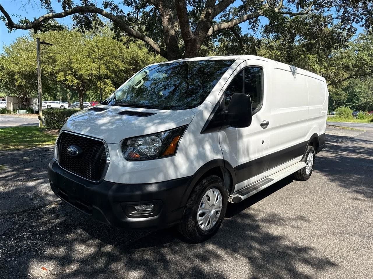 Used 2025 Ford Transit 250 Low Roof w/ Exterior Upgrade Package RWD image 2