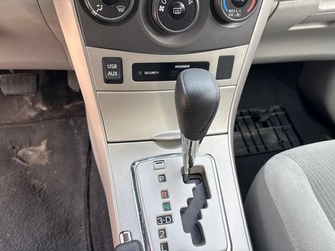 Used 2012 Toyota Corolla LE FWD image 16