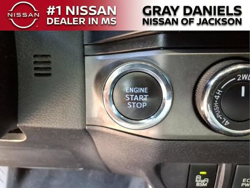 Used 2020 Toyota Tacoma TRD Off-Road w/ Advanced Technology Package AWD/4WD image 18
