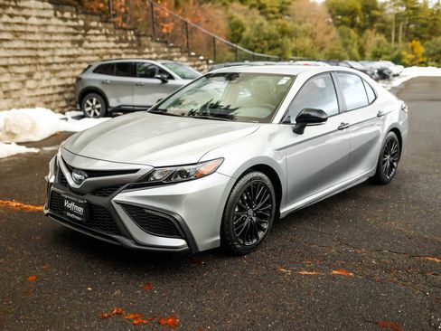 Certified 2022 Toyota Camry SE w/ Convenience Package image 12