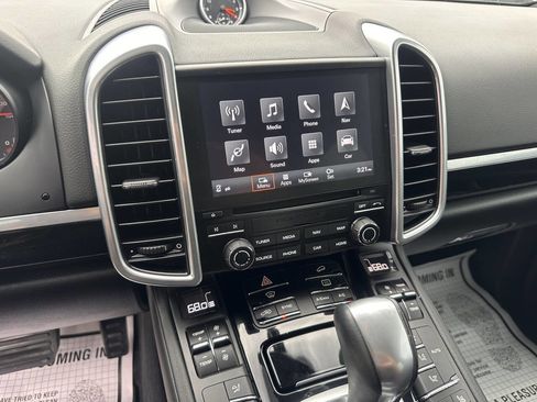 Used 2017 Porsche Cayenne Platinum Edition image 12