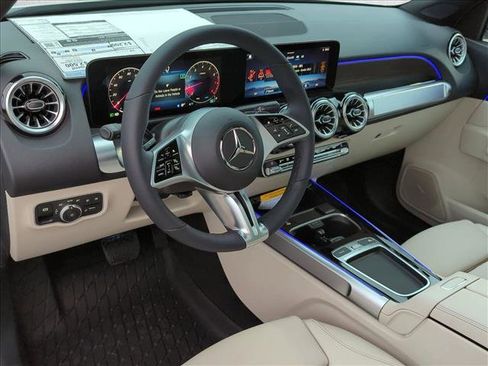 New 2026 Mercedes-Benz GLB 250 image 3