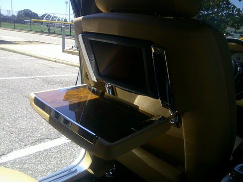 Used 2013 Rolls-Royce Ghost RWD image 89