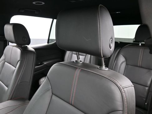Used 2023 Chevrolet Traverse RS image 16
