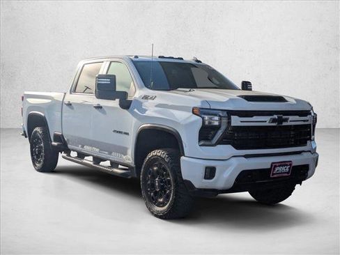 Used 2024 Chevrolet Silverado 2500 LT w/ Z71 Sport Edition image 3
