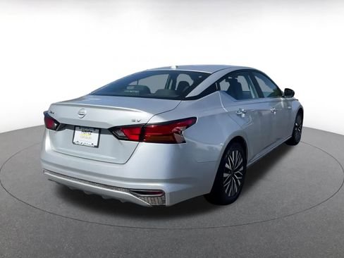 Used 2024 Nissan Altima 2.5 SV image 14