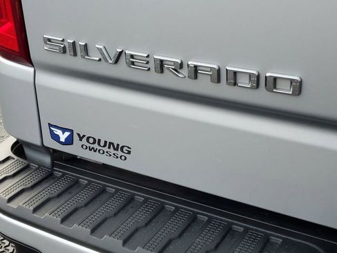 Used 2021 Chevrolet Silverado 1500 Custom image 26