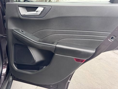 Used 2019 Ford Escape SE image 19