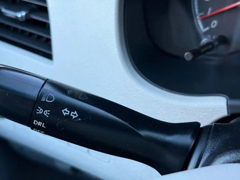 Used 2013 Toyota Sienna LE FWD image 29