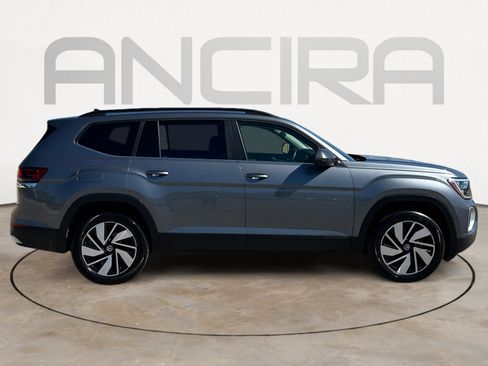 Used 2025 Volkswagen Atlas SE FWD image 11
