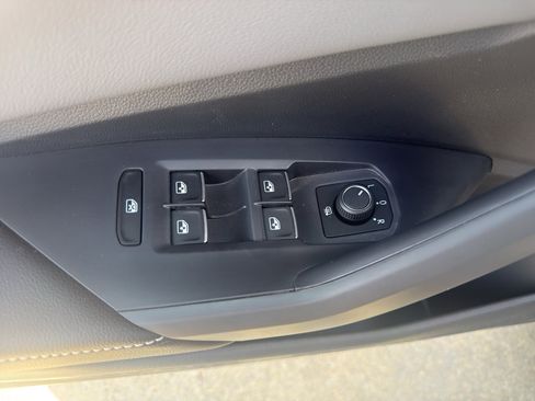 New 2026 Volkswagen Jetta SEL FWD image 10